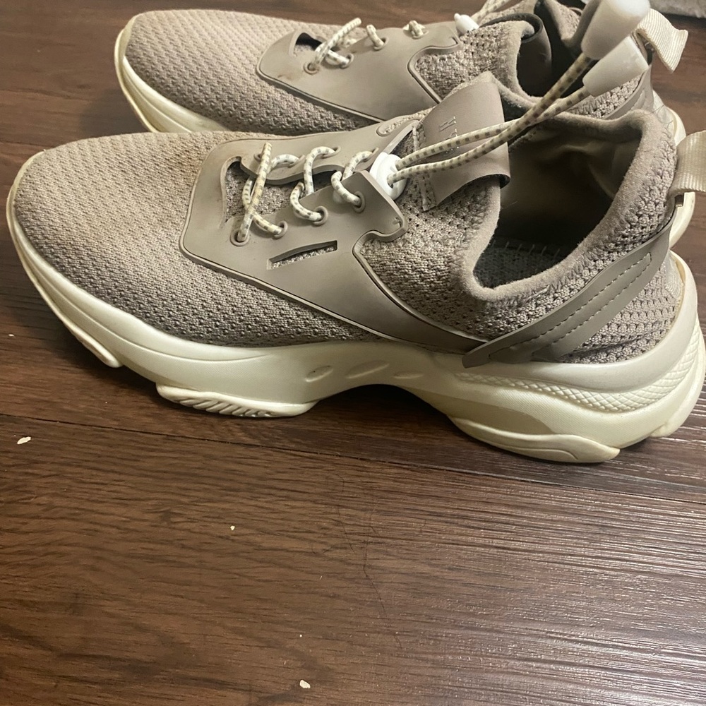 STEVE MADDEN SHOES!